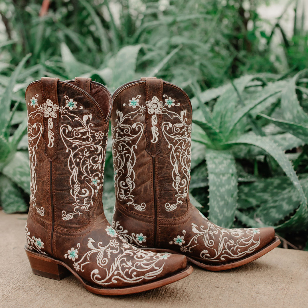 Cream colored cowboy boots best sale